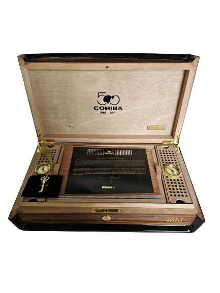 高希霸 50 周年雪茄盒内容照片